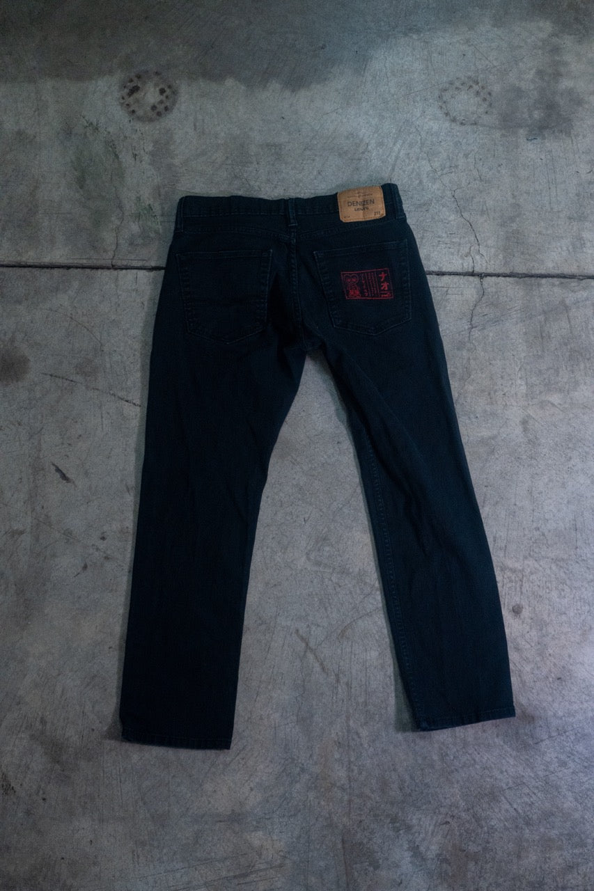 Black Levi's Jeans