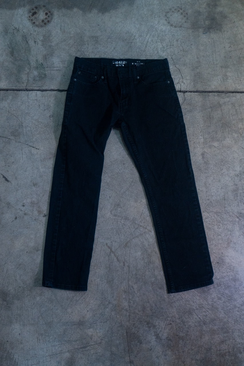 Black Levi's Jeans